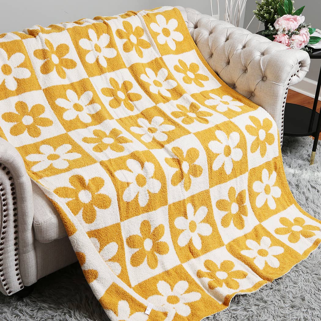 DAISY AND CHECKERED Print Soft Cozy Throw Blanket: BEIGE / ONE SIZE Fashion City