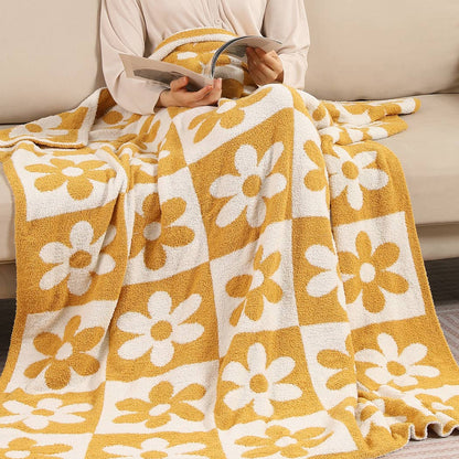 DAISY AND CHECKERED Print Soft Cozy Throw Blanket: PINK / ONE SIZE Fashion City
